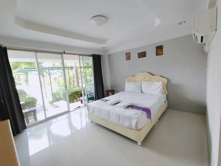 ห้องสแตนดาร์ด เตียงใหญ่ 1 เตียง