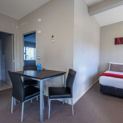 One Bedroom SPA (Upstairs) Amity Court Motel Promo Code