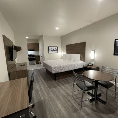 Premium Room Palace Inn Blue - Garth Rd Promo Code