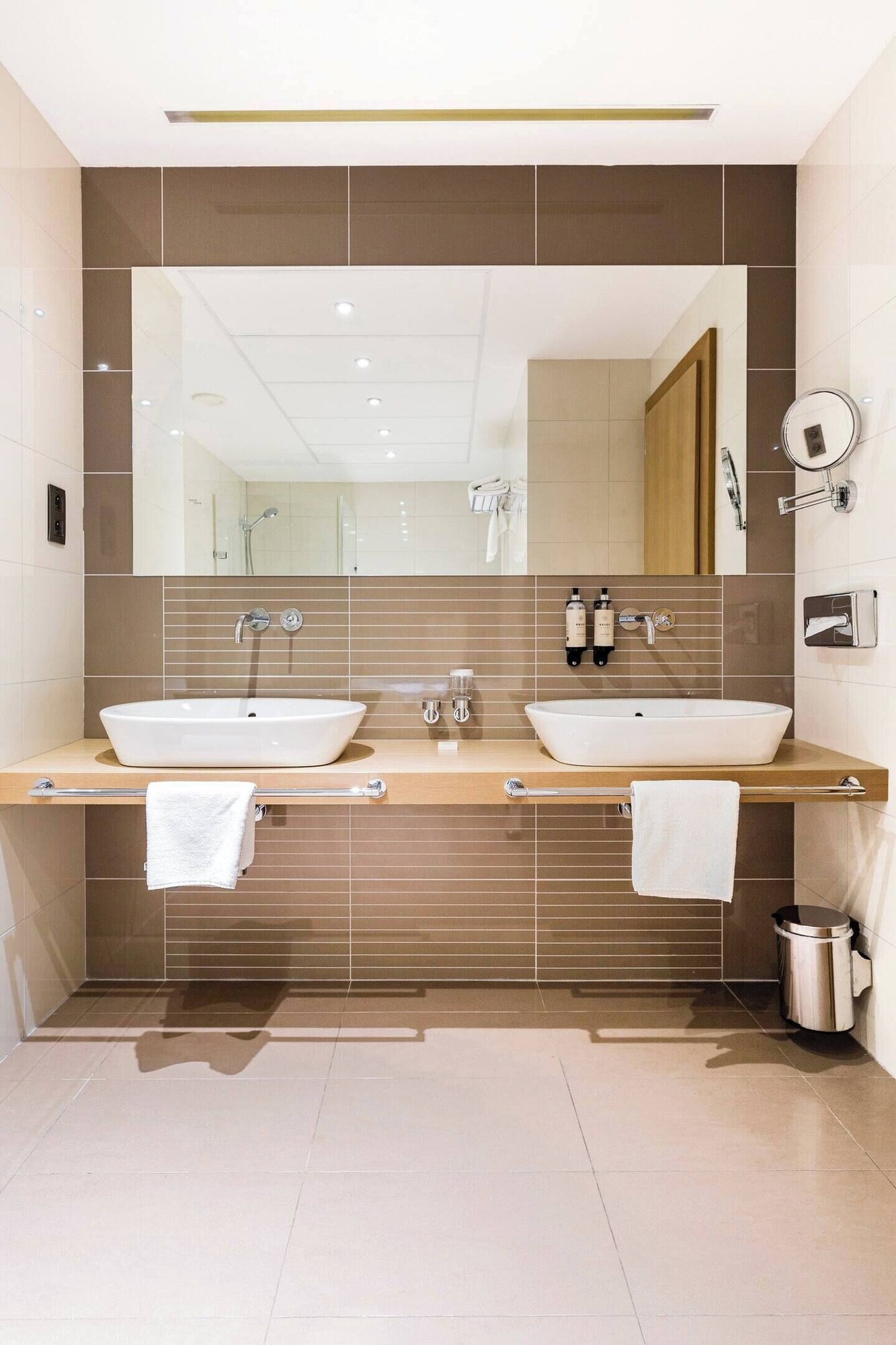 享有市景的顶层公寓