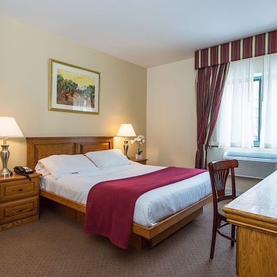 Deluxe Queen Room Chelsea Savoy Hotel Promo Code