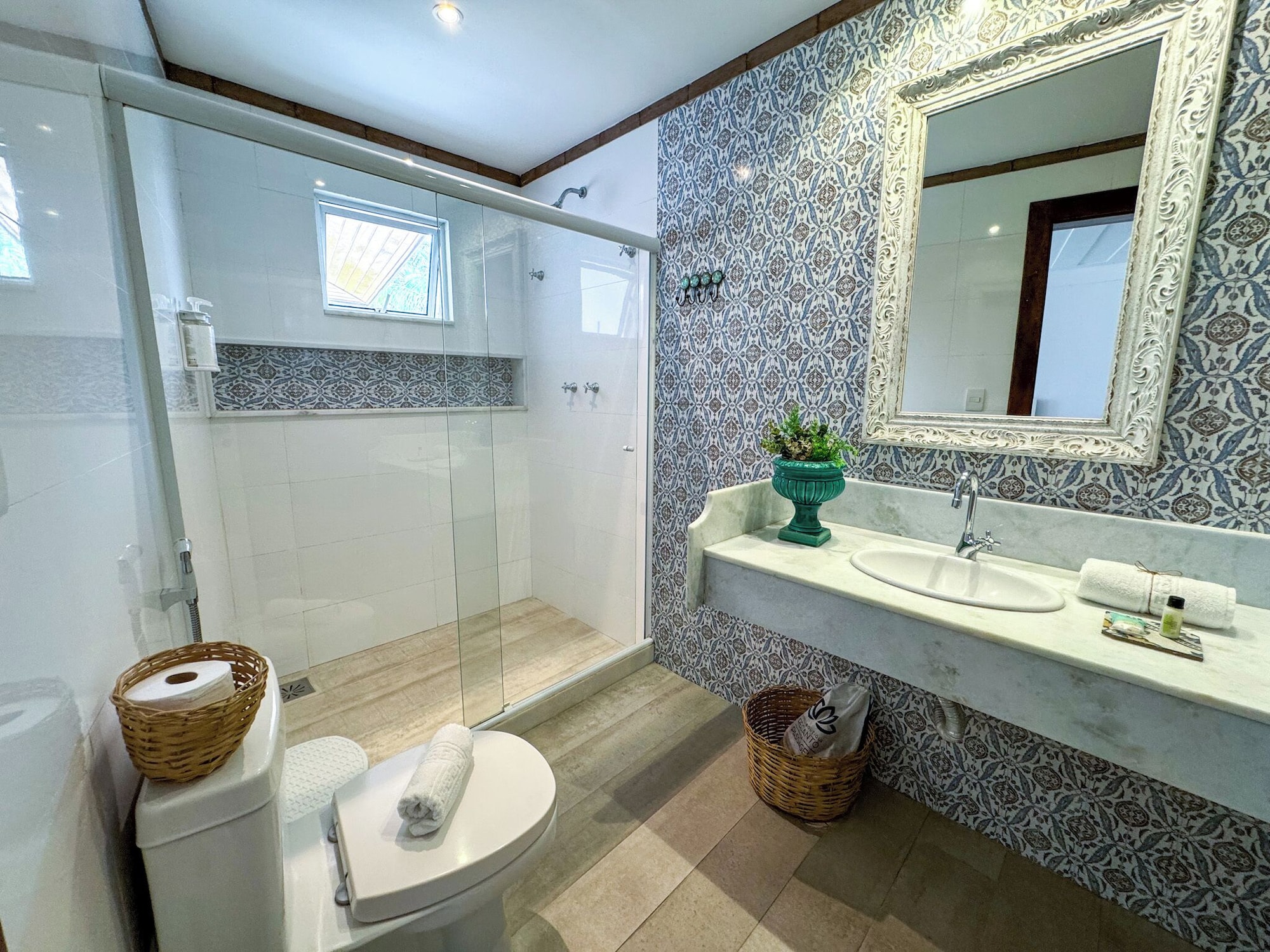 带泳池景观的豪华1居房