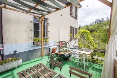 Maison44 Guesthouse Bar Bistrot Hotel di 
