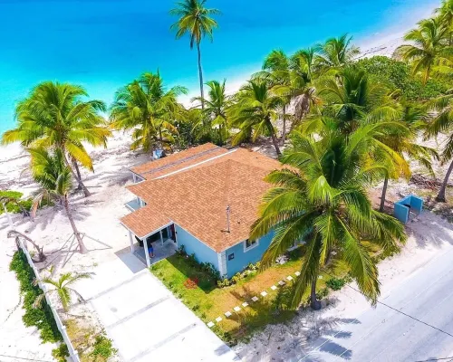 Two bedroom two bathroom beach house located 10 steps from the beach Hotels in Steventon