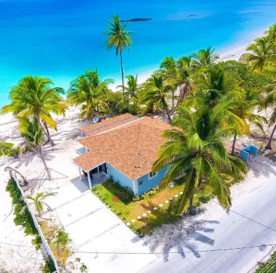 Two bedroom two bathroom beach house located 10 steps from the beach Отели в г. 