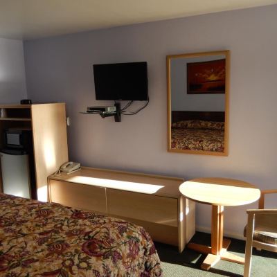 King Room - Non-Smoking Townsman Motel Promo Code