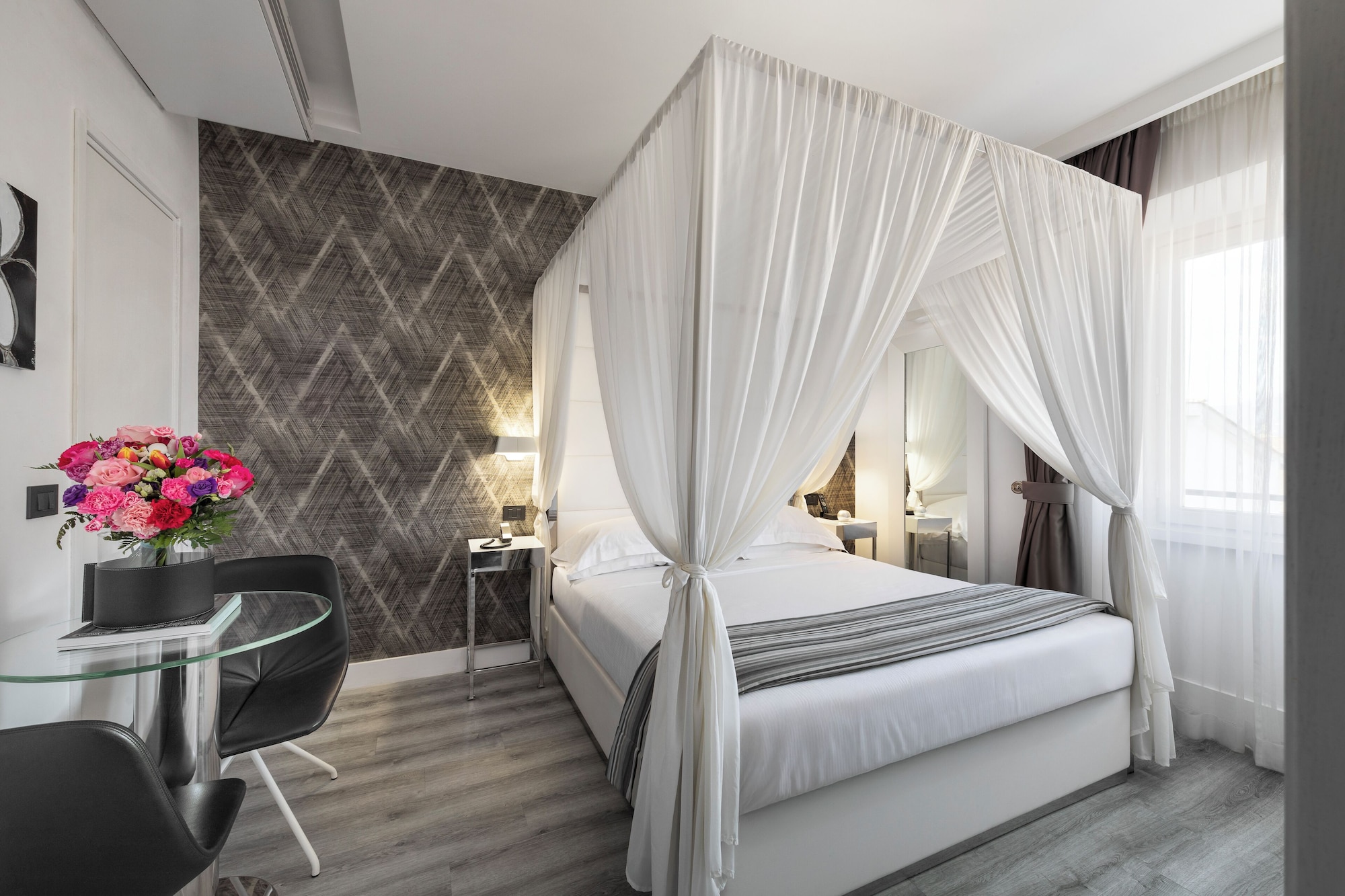 带河景的豪华套房