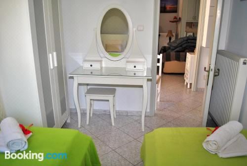 双卧室小屋，设有私人游泳池