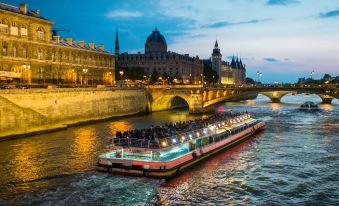 Arty Paris Porte de Versailles by River