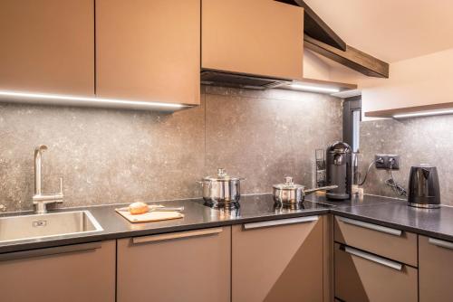 高级一卧室带阳台公寓