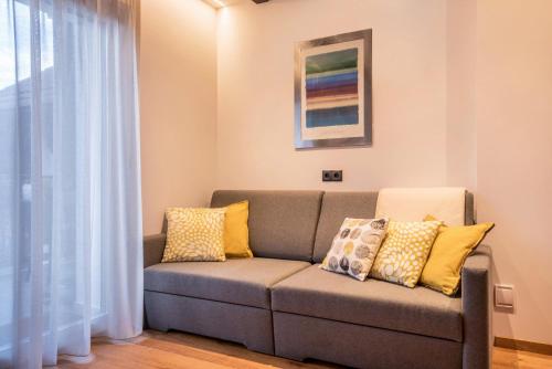 高级一卧室带阳台公寓