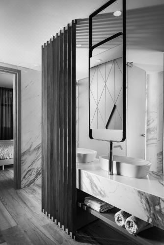 Central One-Bedroom Apartment