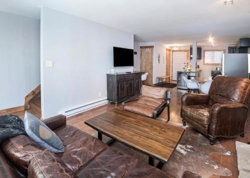 Brook Tree A201Two-Bedroom Apartment