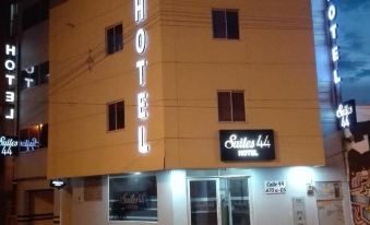 Hotel Suites 44