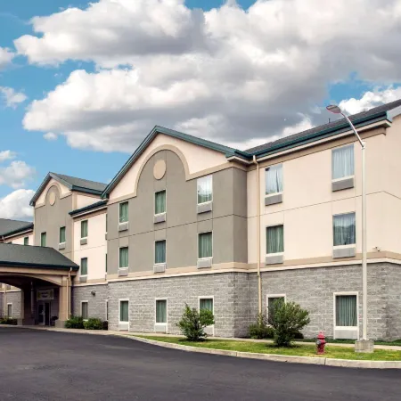Quality Inn & Suites Fishkill South Near I-84 Отели в г. Фишкилл