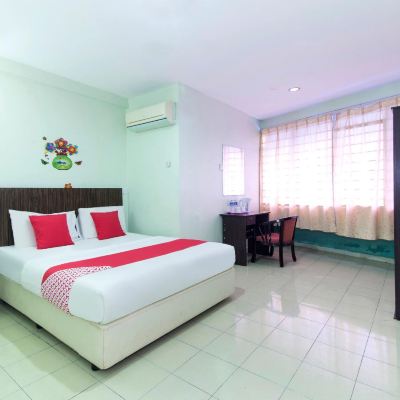 Bilik Double Standard Kupon OYO 90118 Suntex Hotel