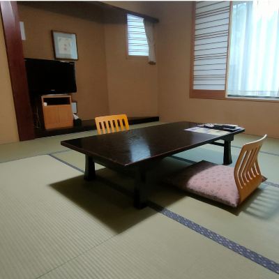 [New Building]Japanese-Style Room 10 Tatami Mats with Toilet and Sink[Non-Smoking][Economy][Japanese Room][Non-Smoking][View of the Maple Leaves]