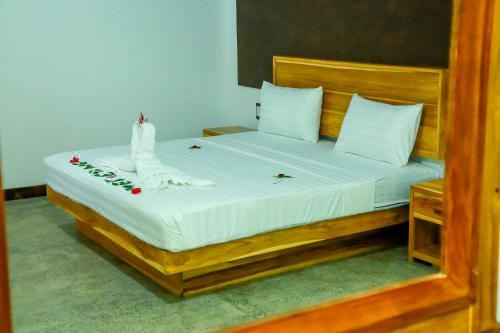 Doola River Edge Deluxe Triple Room