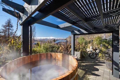 Queenstown Hot Tub Apartment One-Bedroom House