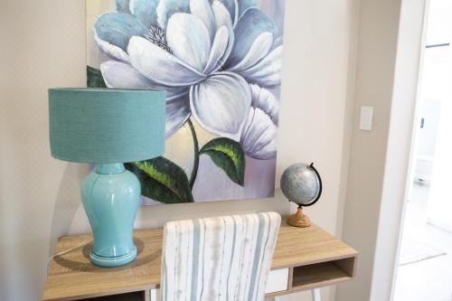 带阳台的三卧室公寓