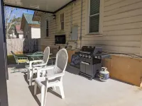 Renovated Bungalow 1 Block from Downtown Seneca! 7 miles from Clemson! Hotels in Seneca