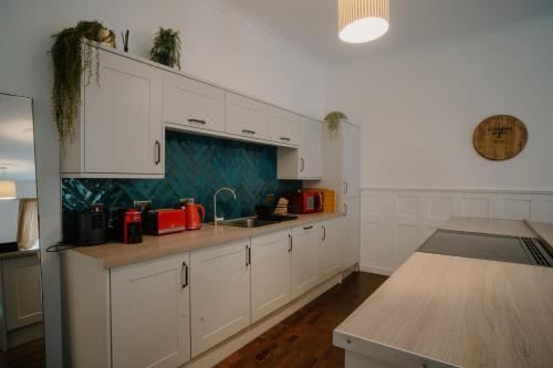 Slateford House 1770 by the House of Danu Three-Bedroom Apartment