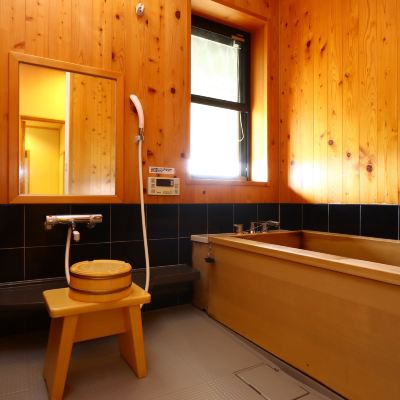 [Non-Smoking] Special Room B: Japanese-Style Room 10 Tatami + Wide Veranda 4 Tatami + Cypress Bath Included [Deluxe Suite] [Japanese Room] [Non-Smoking] [Mountain View] 神の宮温泉　かわら亭 クーポン