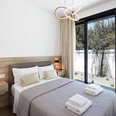 豪華小屋， 私人加熱泳池 埃裏希亞公園酒店優惠