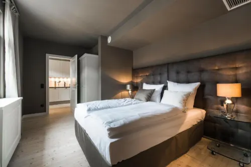 BS Luxury Suites