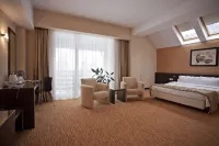 Hotel Clermont Hotele w: 