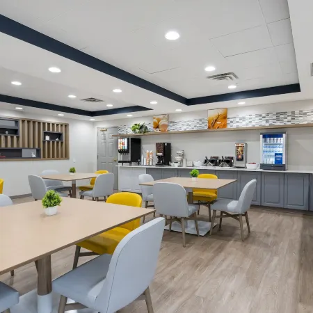 Comfort Inn & Suites Hampton Near Coliseum Отели в г. Хэмптон