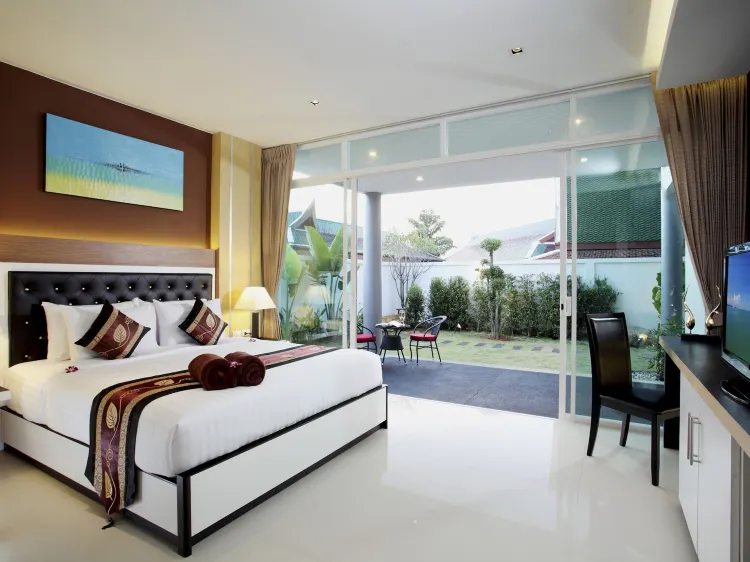 4 Bedroom Modern Style Villa with Private Pool Non smoking