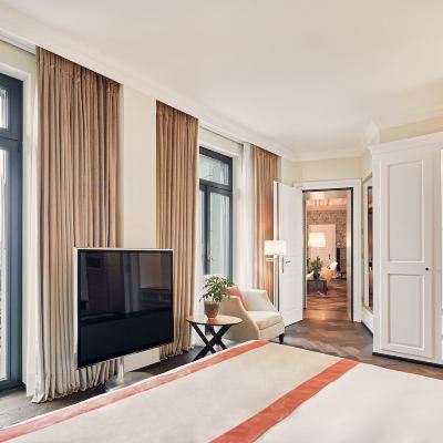 豪華套房，全景視野，部分露台，帶客廳，按摩浴缸，管家服務，12歲以上可使用水療中心 多爾德大酒店優惠