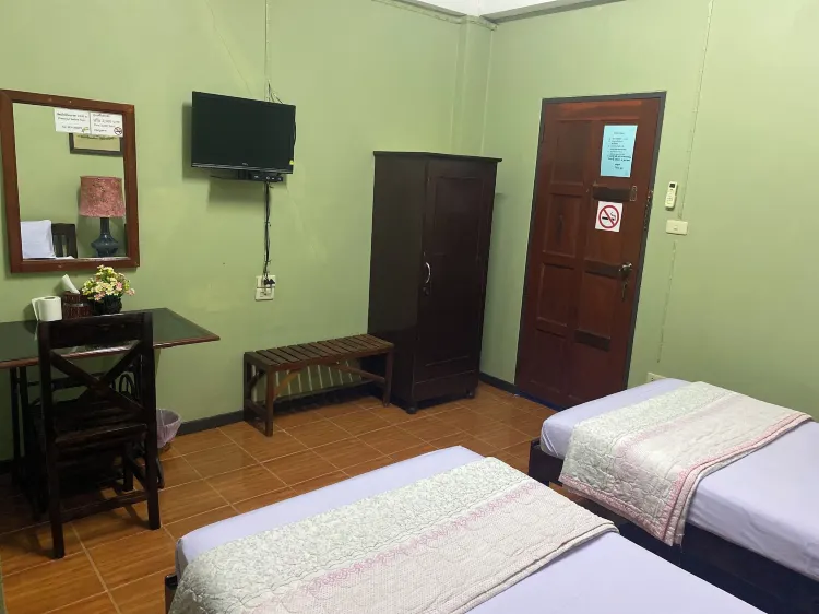 ห้องพักพื้นฐานเตียงใหญ่หรือเตียงแฝด