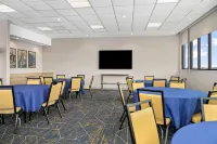 Hampton Inn Chicago North/Loyola Station