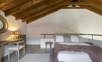 Lichnos Luxury Suites - Housity