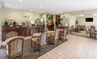 Days Inn by Wyndham West Des Moines - Clive - Housity