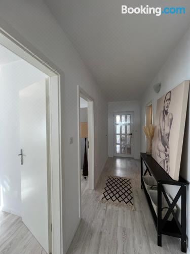 舒适的海景两卧室公寓-带阳台