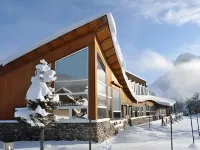 Waterton Lakes Lodge Resort Hotels in 