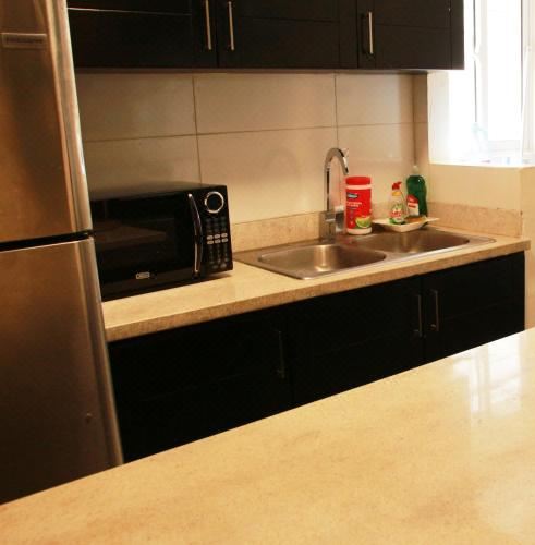 带阳台的三卧室公寓