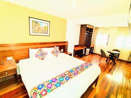 豪华特大床套房