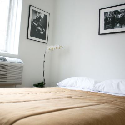 Large Standard room with Double bed and Private Bathroom Rex Hotel (Toronto) Promo Code
