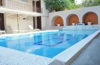 Hotel Zirahuen Hotels in 