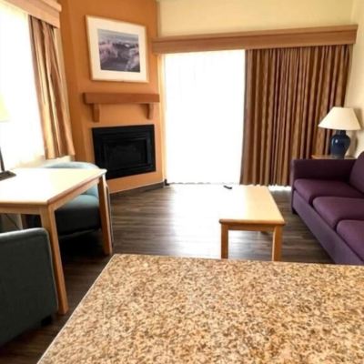 Corner King Room-Non-Smoking Lighthouse Suites Inn Promo Code