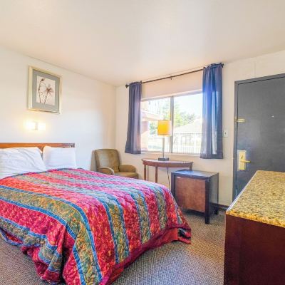 1 King Bed & 1 Queen Bed Castle Inn & Suites Promo Code
