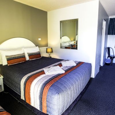 Deluxe Triple Room Mariner Motel Promo Code