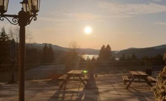 Les Tables Aux Vaches - Calme et nature au lac de la Raviège - Housity