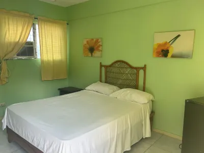 Coco Hotel Hotele w: 