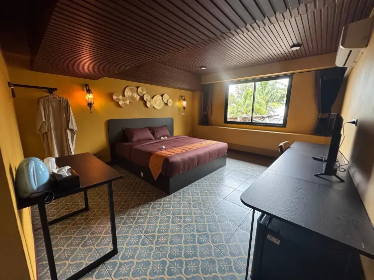 ห้องดีลักซ์ เตียงใหญ่ 1 เตียง วิวทะเล