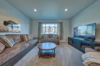 -:- Cowboy Casa -:- Modern New Construction - 3BR+